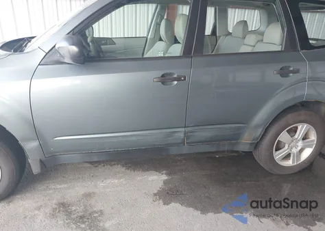 2011 Subaru Forester 2.5X z USA, uszkodzony, nr VIN JF2SHABCXBH701794